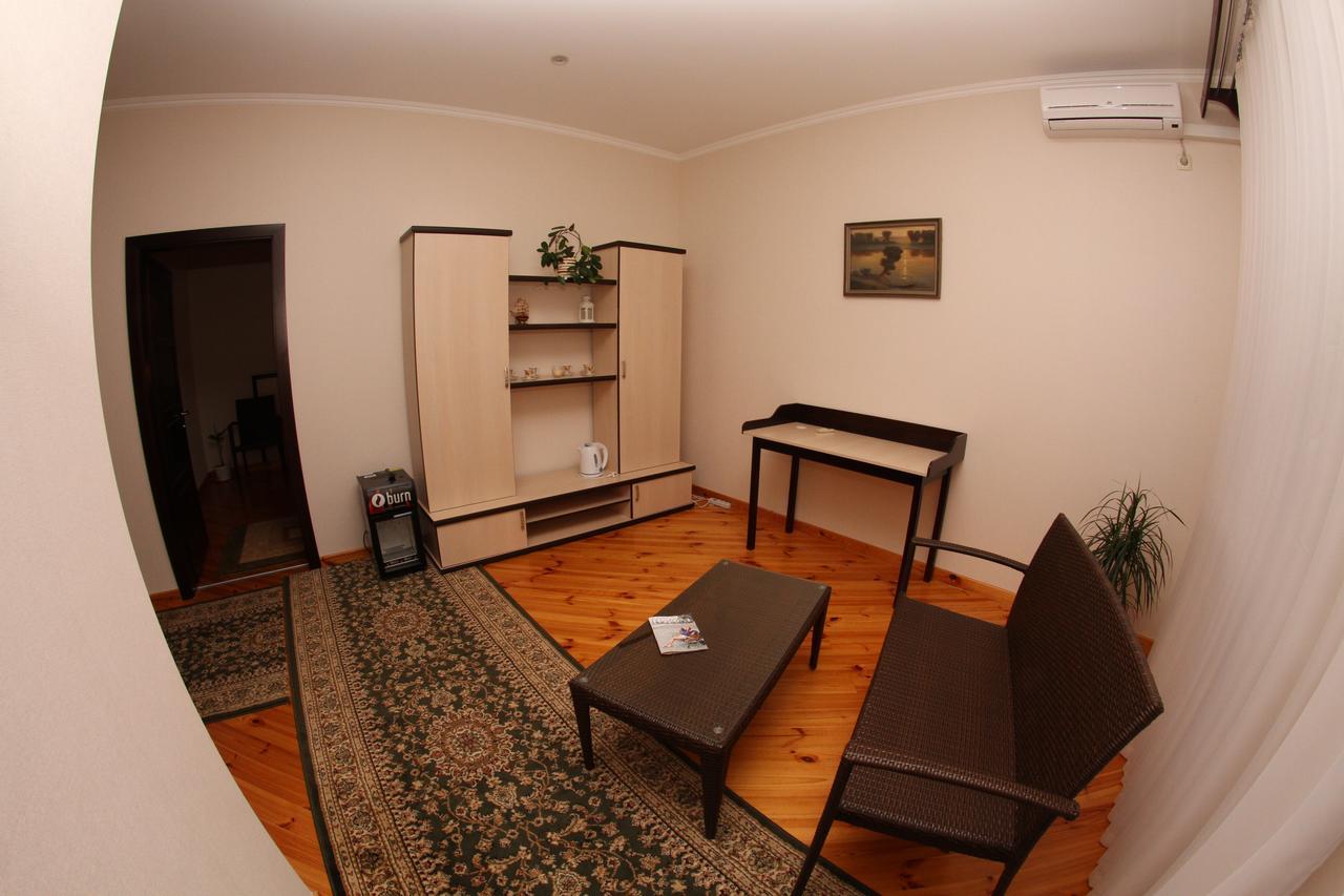 Uyut Hotel Chernihiv Ngoại thất bức ảnh