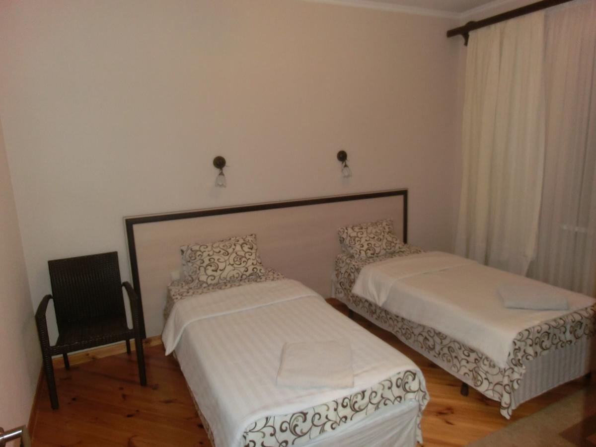 Uyut Hotel Chernihiv Ngoại thất bức ảnh