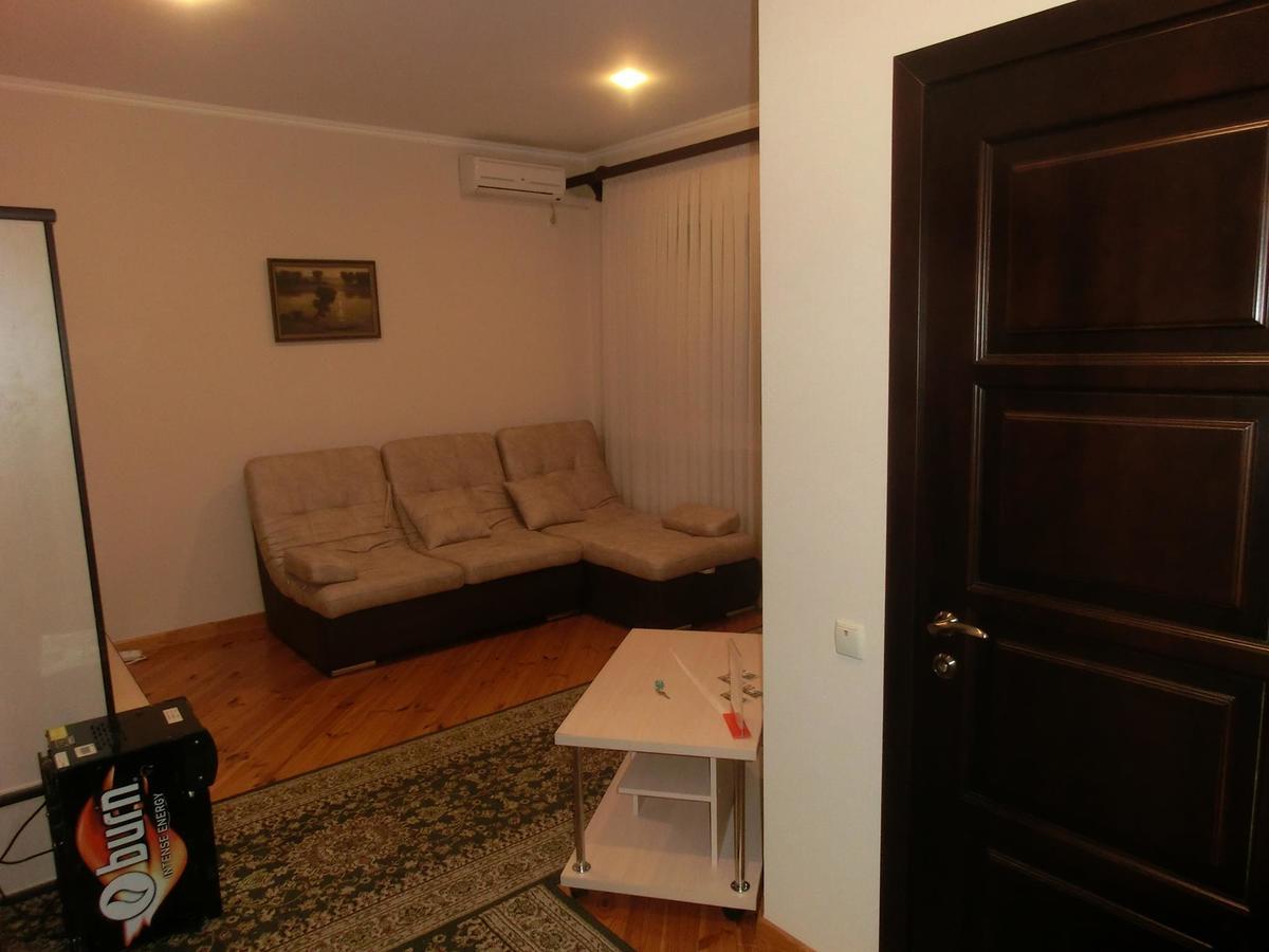 Uyut Hotel Chernihiv Ngoại thất bức ảnh
