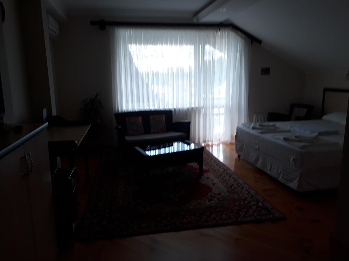 Uyut Hotel Chernihiv Ngoại thất bức ảnh